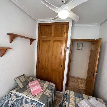 Luxury 2 Bedrooms With A Garage Apartment *