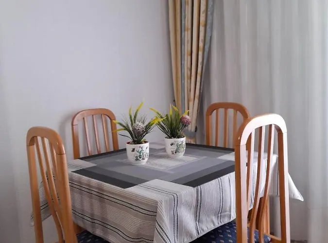 Apartment Luxury 2 Bedrooms With A Garage *