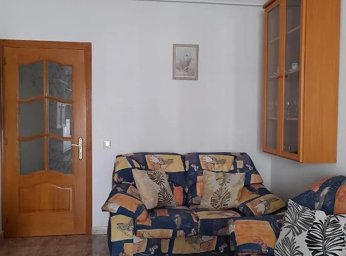 Luxury 2 Bedrooms With A Garage Apartment *