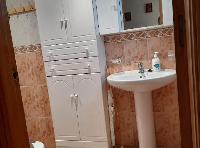 Luxury 2 Bedrooms With A Garage Apartment