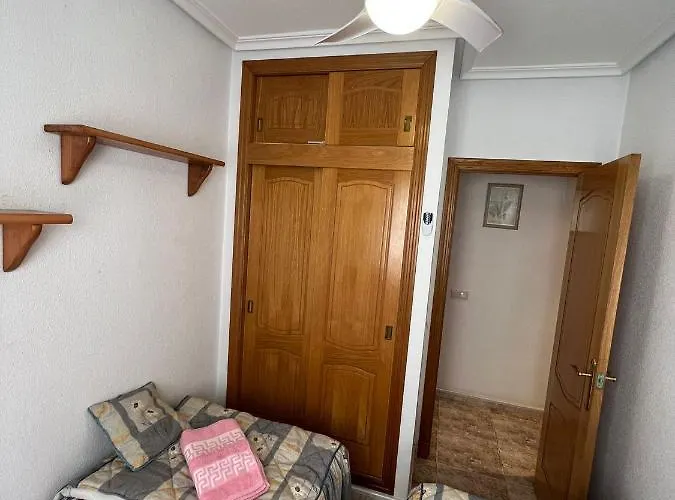 Luxury 2 Bedrooms With A Garage Apartment *